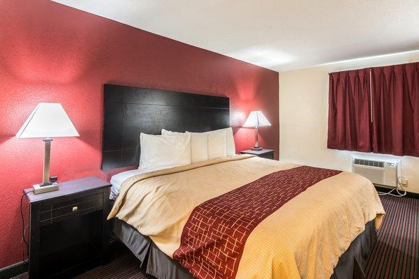 Red Roof Inn & Suites Pensacola-Nas Corry Beach Haven Εξωτερικό φωτογραφία
