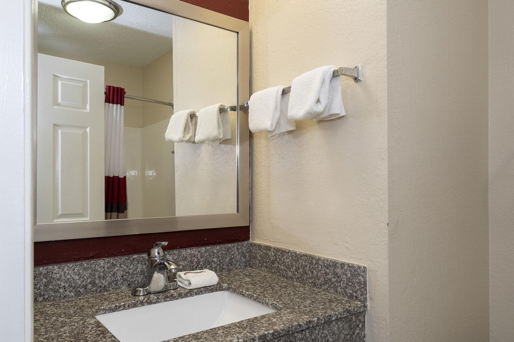 Red Roof Inn & Suites Pensacola-Nas Corry Beach Haven Εξωτερικό φωτογραφία