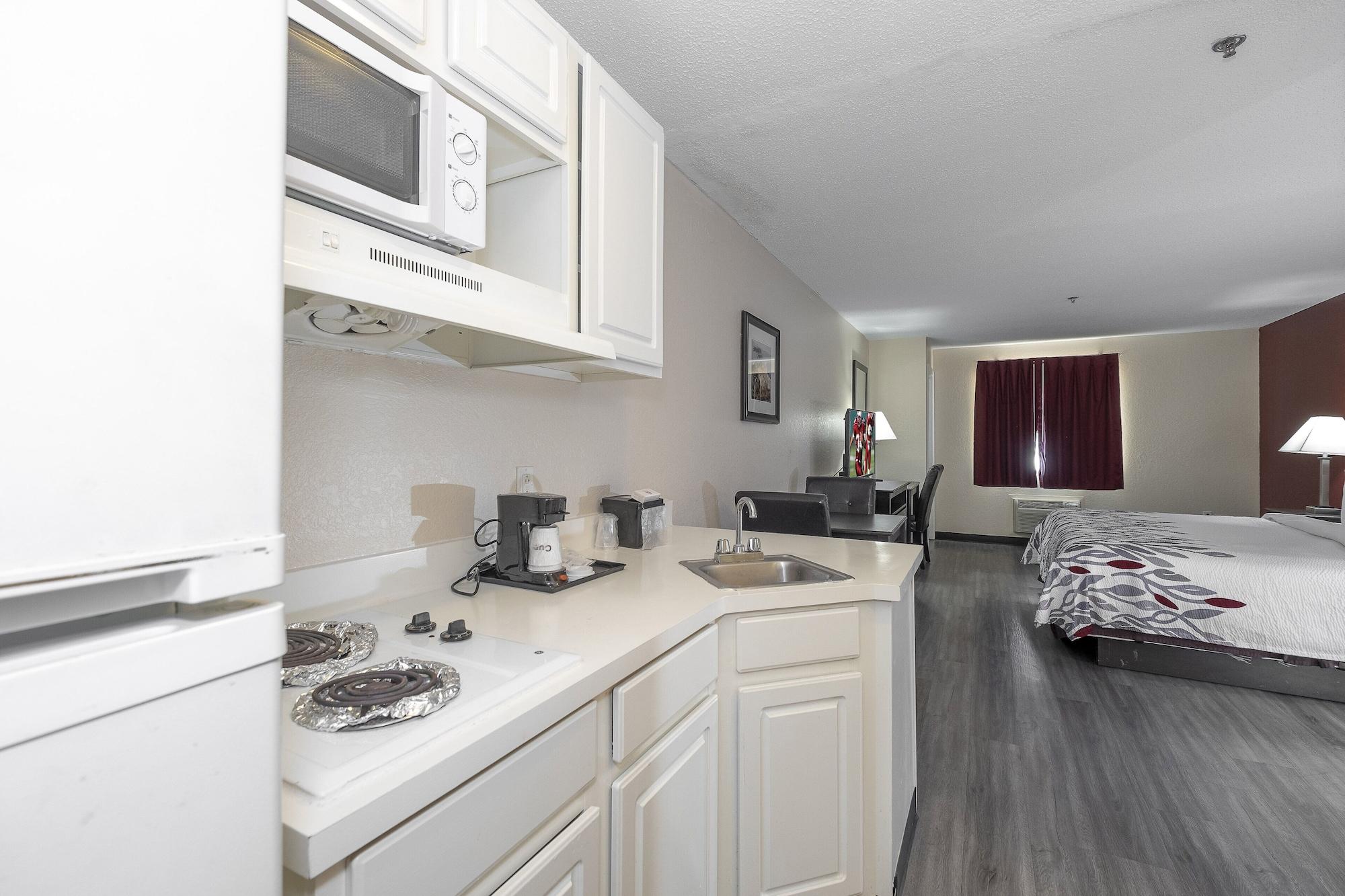 Red Roof Inn & Suites Pensacola-Nas Corry Beach Haven Εξωτερικό φωτογραφία