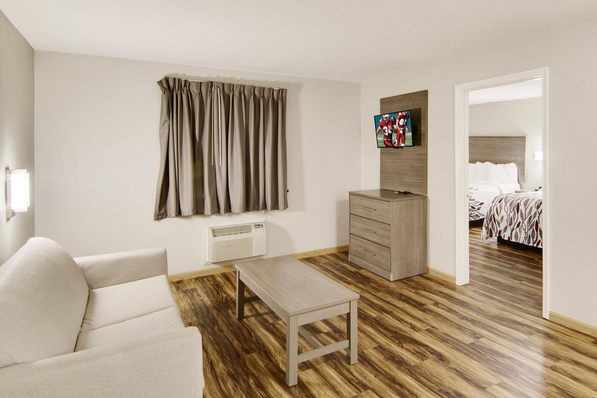 Red Roof Inn & Suites Pensacola-Nas Corry Beach Haven Εξωτερικό φωτογραφία