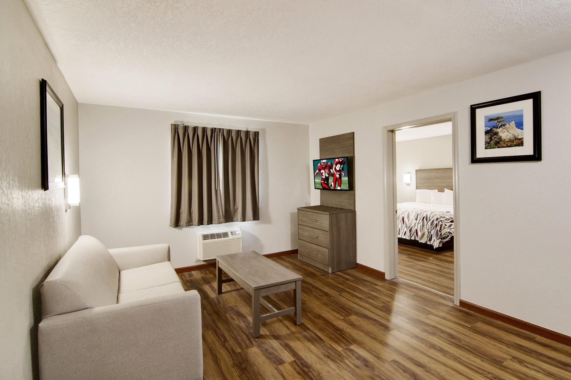 Red Roof Inn & Suites Pensacola-Nas Corry Beach Haven Εξωτερικό φωτογραφία
