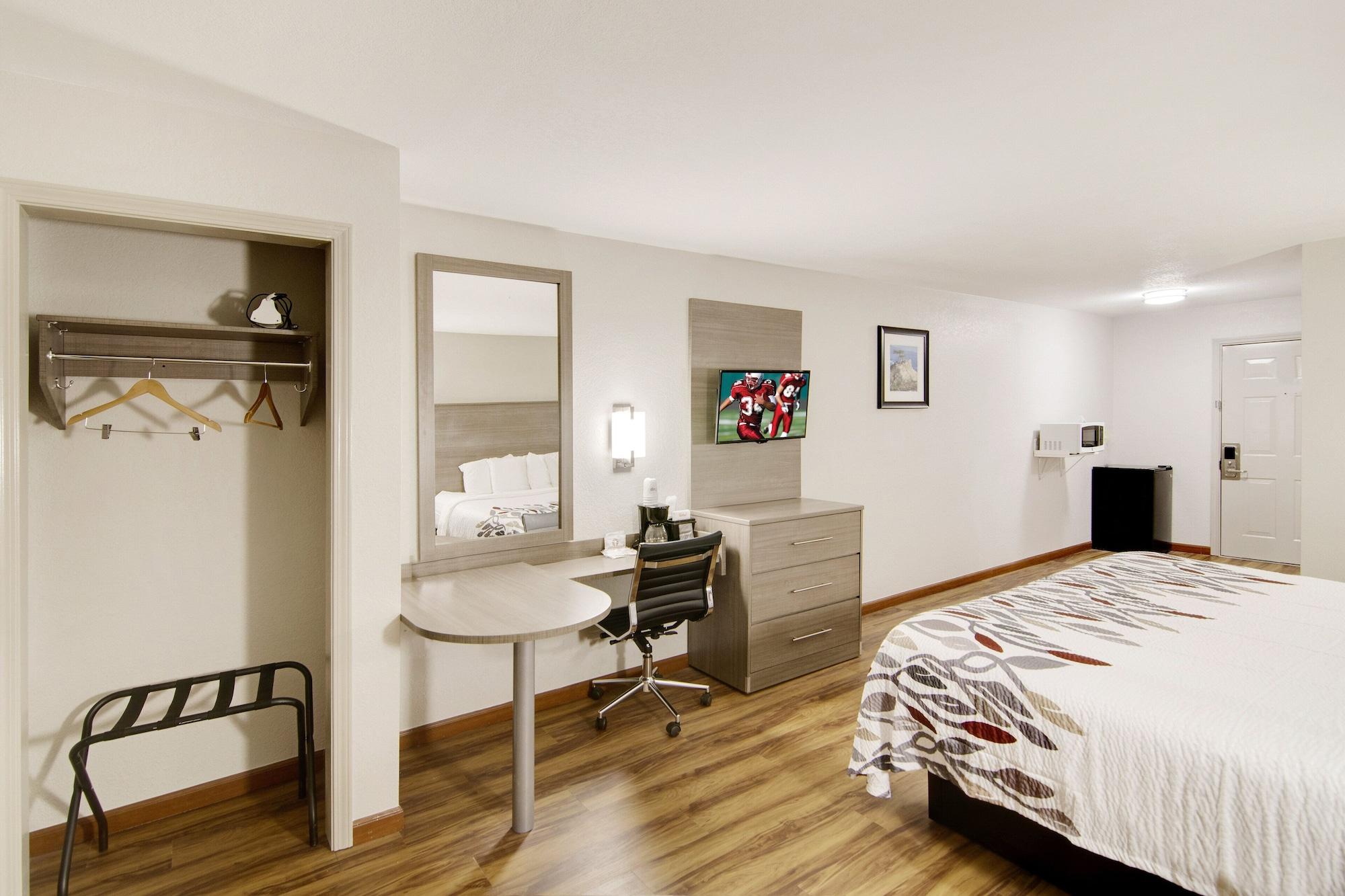 Red Roof Inn & Suites Pensacola-Nas Corry Beach Haven Εξωτερικό φωτογραφία